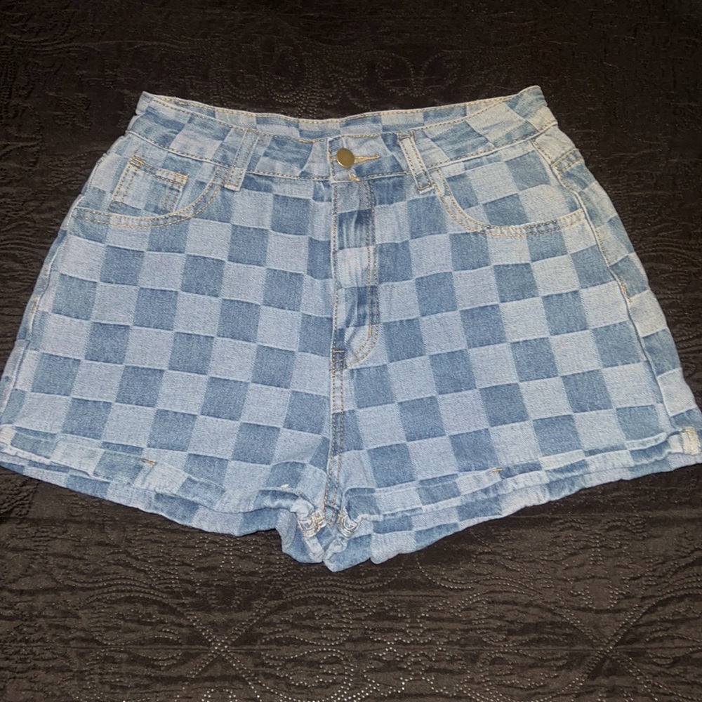 SHEIN - High-waisted blocked pattern shorts